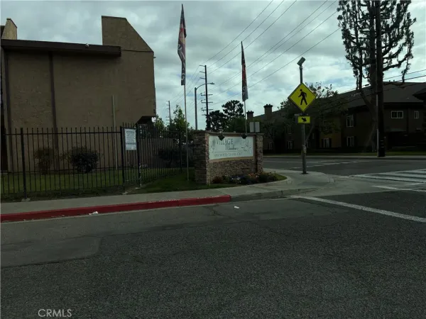 $289,900 | 801 South Lyon Street, Santa Ana, CA 92705