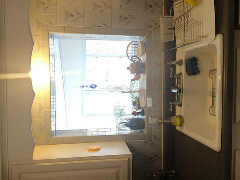 702 Middlebridge Road South Kingstown, RI 02879 - Photo 20 of 24 Kitchen.