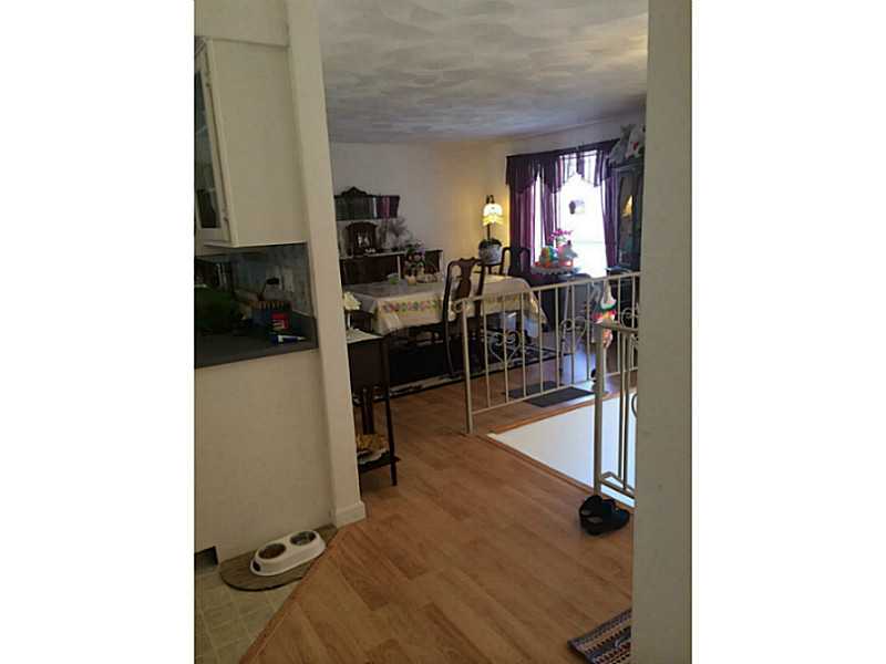 702 Middlebridge Road South Kingstown, RI 02879 - Photo 3 of 24 Living Room.
