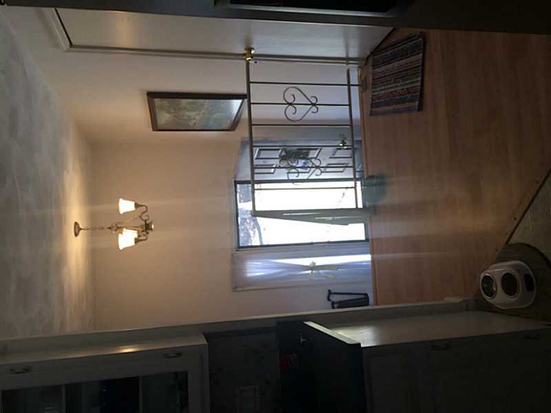 702 Middlebridge Road South Kingstown, RI 02879 - Photo 9 of 24 Entry.