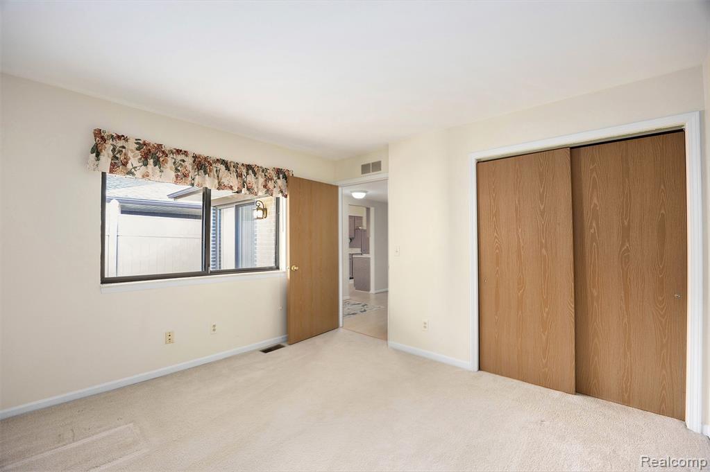 985 Wexford Way Rochester Hills, MI 48307 - Photo 14 of 26