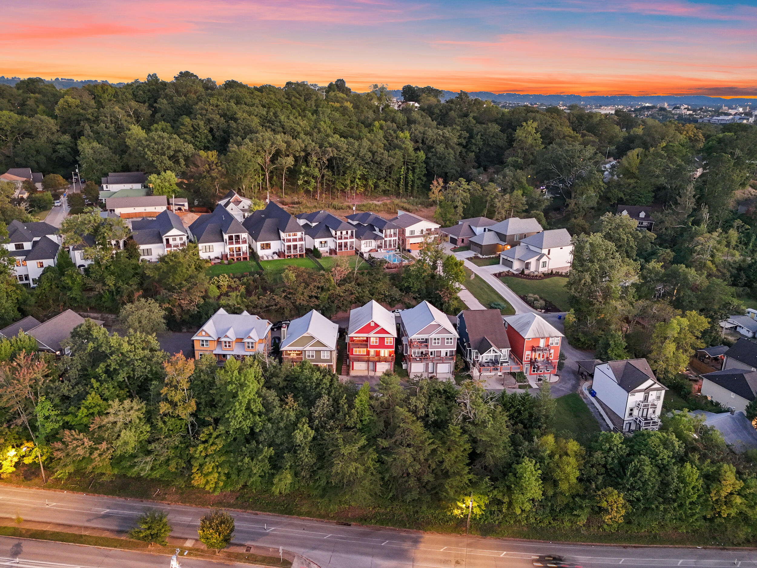 825 Stellar View Chattanooga, TN 37405 - Photo 40 of 47 dji_20251002074142_0419_d