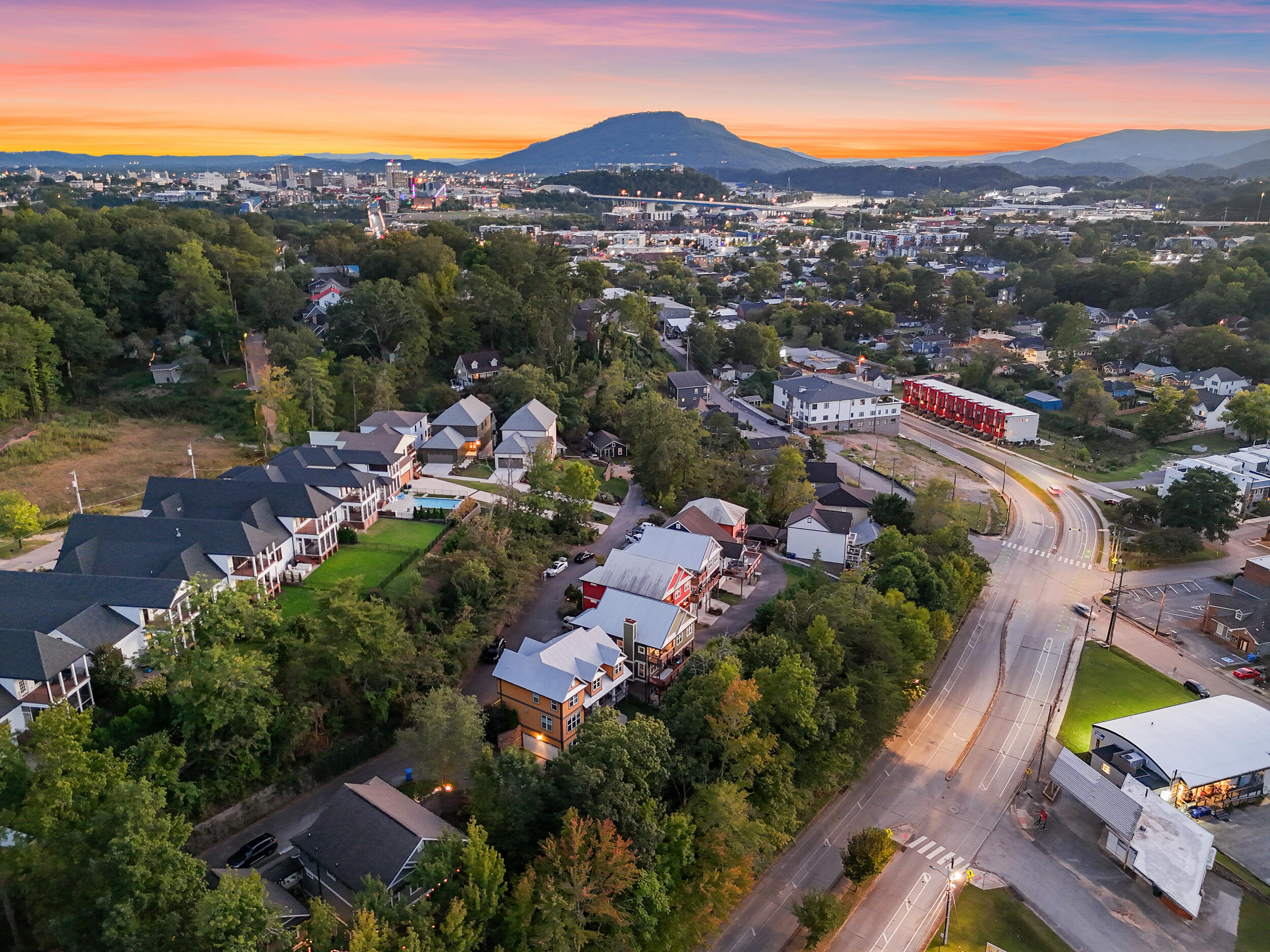 825 Stellar View Chattanooga, TN 37405 - Photo 4 of 47 dji_20251002074113_0414_d