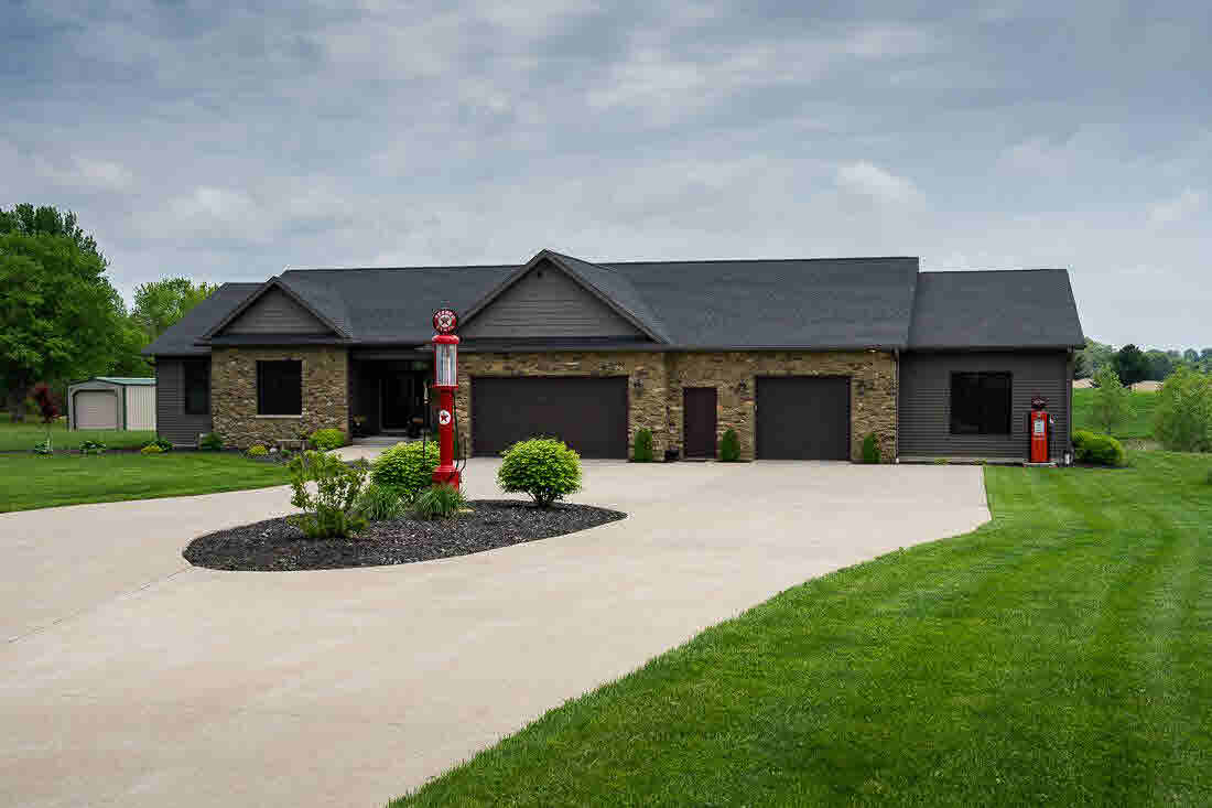 1951 North Tipton Road Muscatine, IA 52761 - Photo 2 of 24 Gallery Image 2