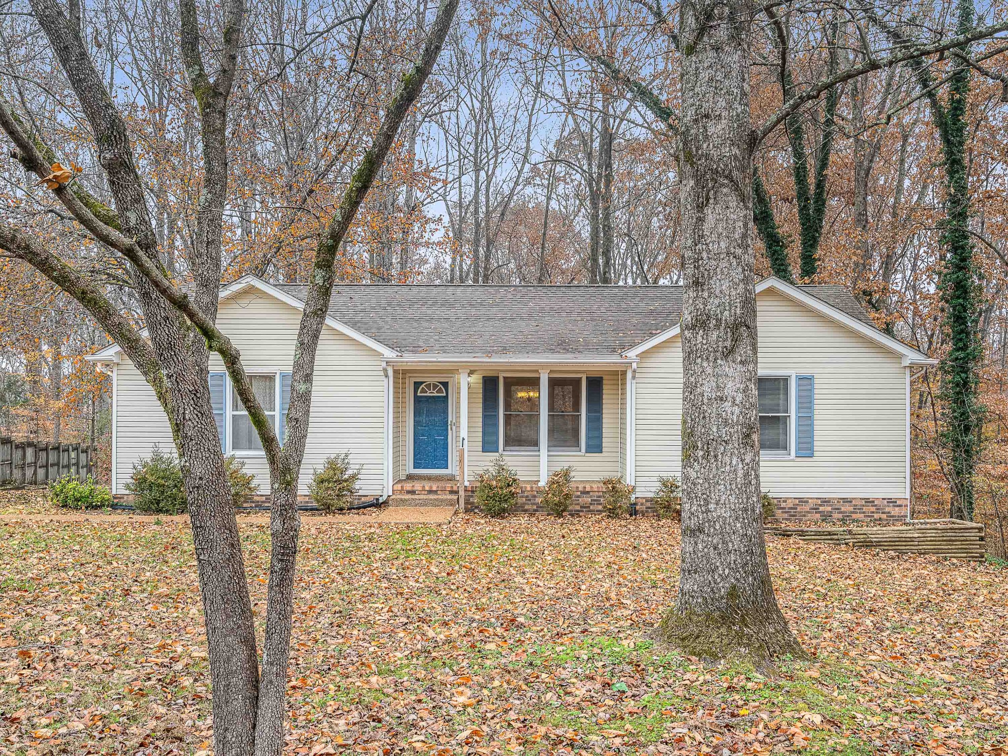 7125 Sutton Place Fairview, TN 37062 - Photo 3 of 36 a front view of house with yard