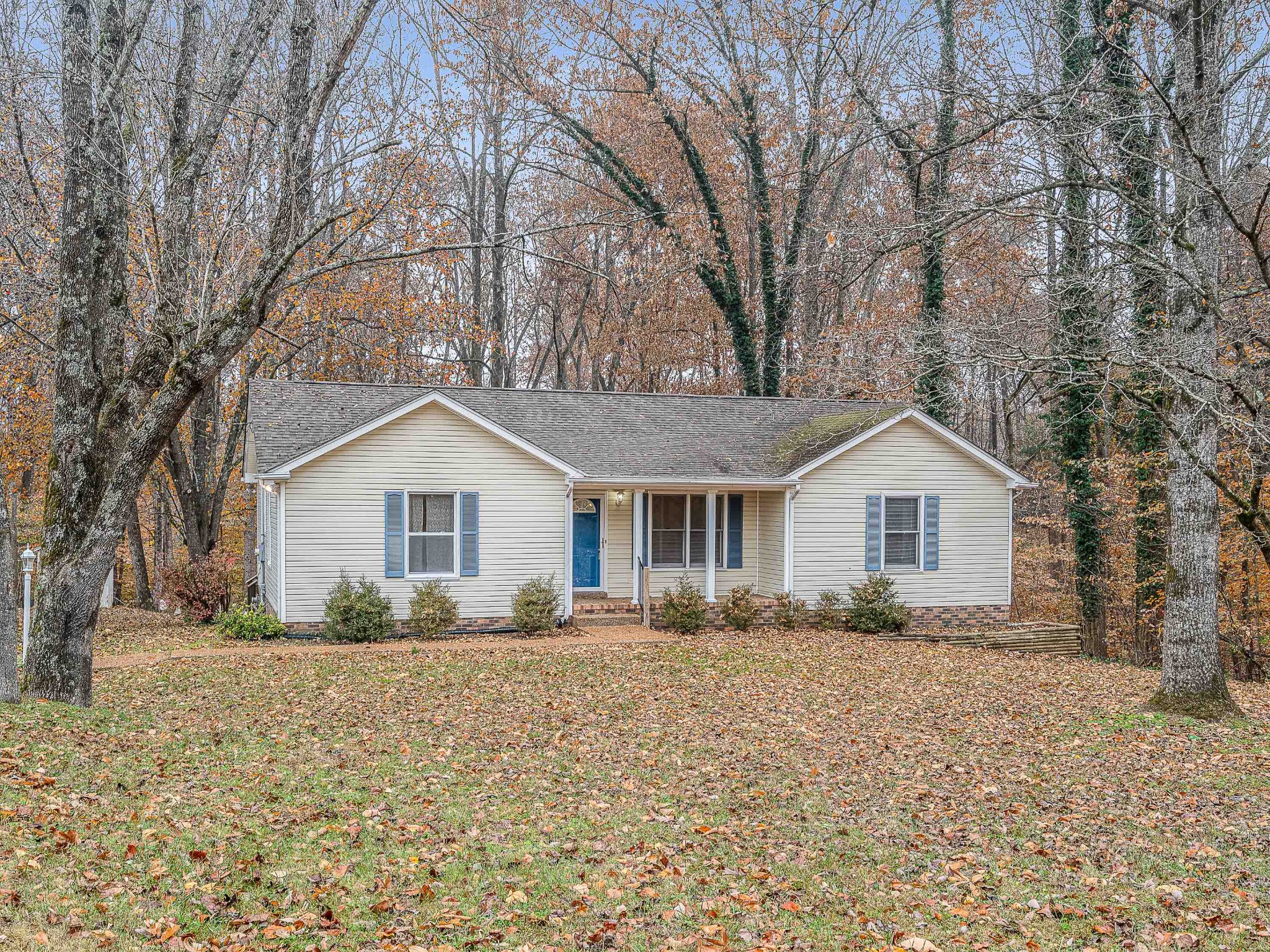 7125 Sutton Place Fairview, TN 37062 - Photo 4 of 36 front view of house with a yard