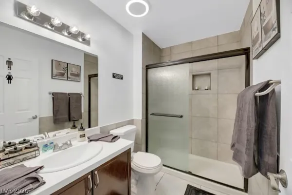 $2,400 | 7938 Cina Avenue, Las Vegas, NV 89147
