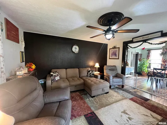 $119,500 | 209 Northwest 6th Street, Aledo, IL 61231