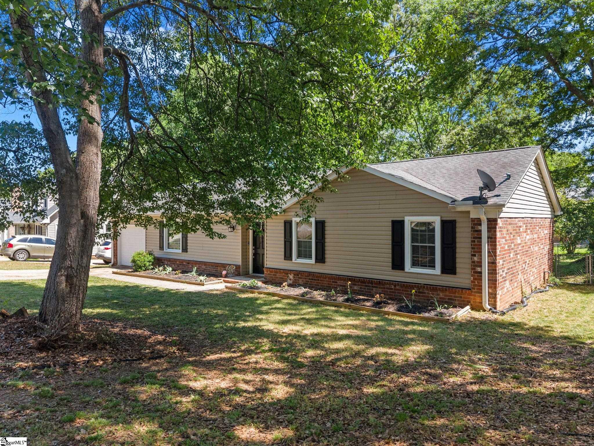 112 Canebrake Drive Greer, SC 29650 - Photo 1 of 30