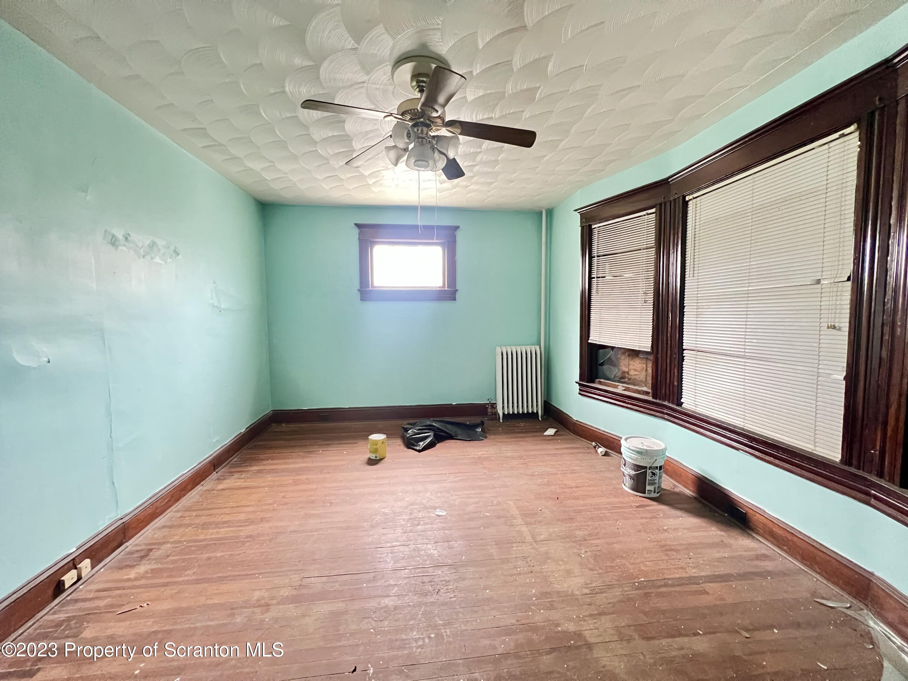 352-354 Maple Street Scranton, PA 18505 - Photo 2 of 22 a view of room with workspace