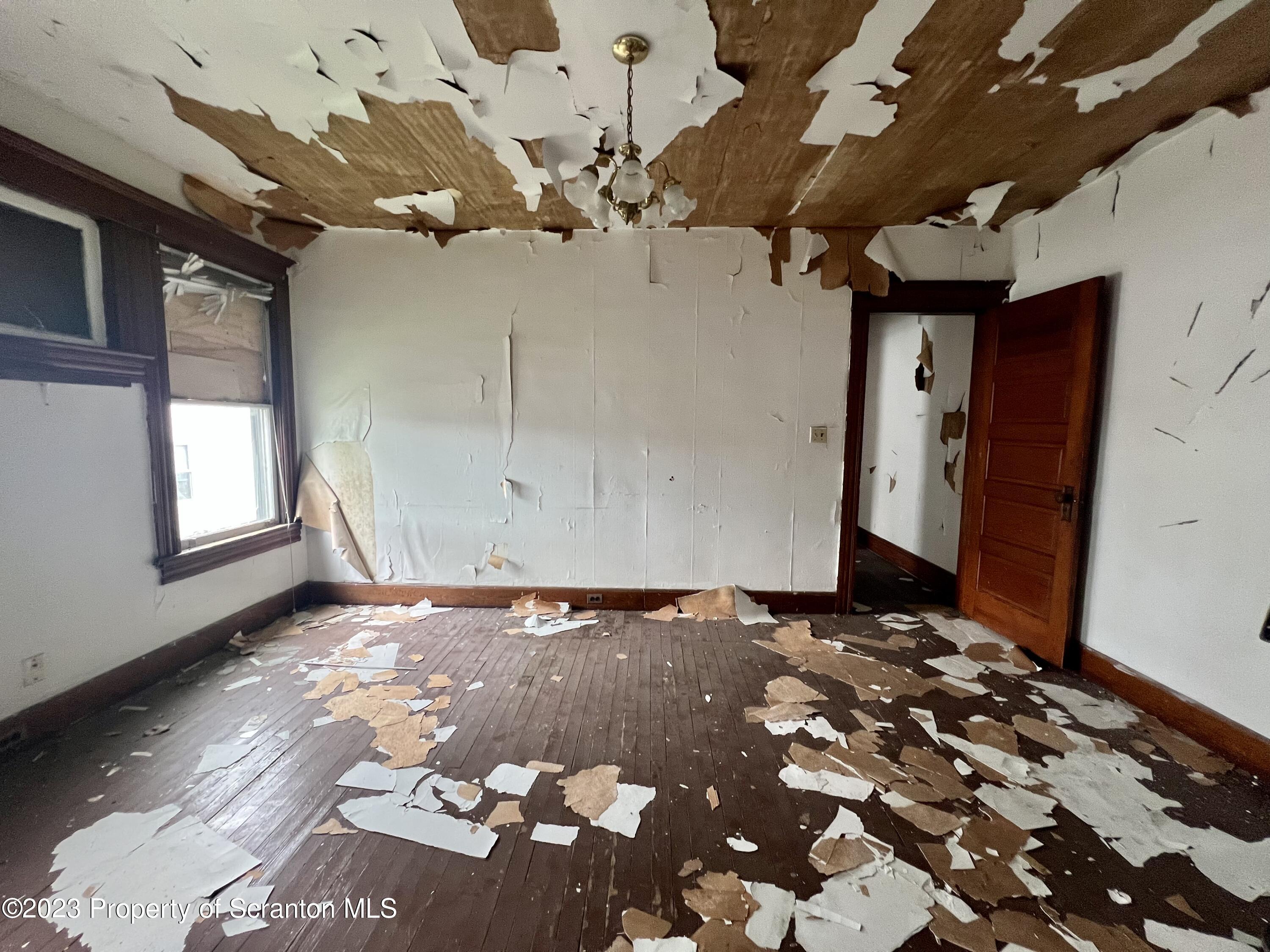 352-354 Maple Street Scranton, PA 18505 - Photo 10 of 22 a view of an empty room