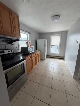 $2,000 | 192 Billings Street, Unit 3, Quincy, MA 02171