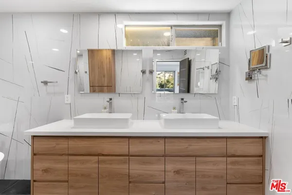 $2,795,000 | 3539 Alana Drive, Sherman Oaks, CA 91403
