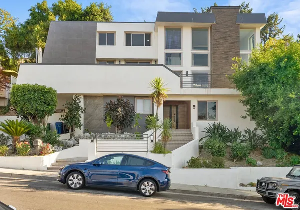 $2,795,000 | 3539 Alana Drive, Sherman Oaks, CA 91403