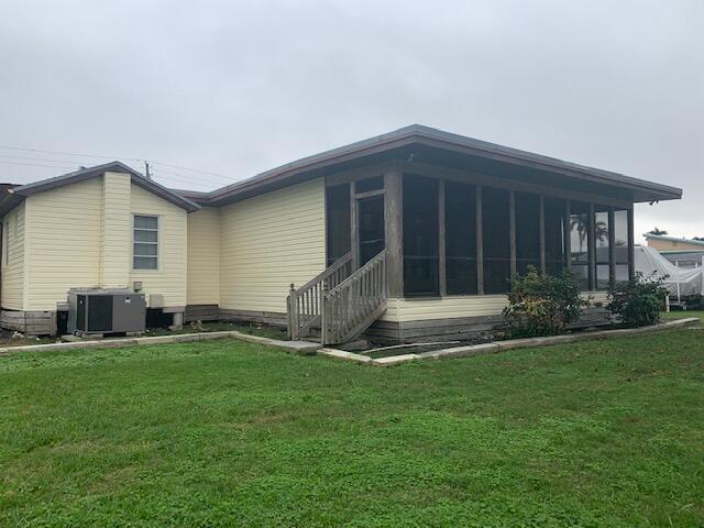 2727 Bacom Point Road Pahokee, FL 33476 - Photo 20 of 27 Exterior Back View