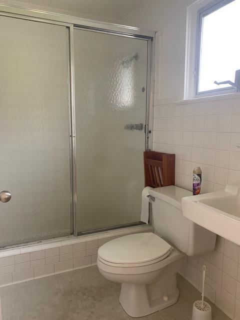 2727 Bacom Point Road Pahokee, FL 33476 - Photo 5 of 27 Bathroom off Master