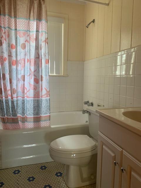 2727 Bacom Point Road Pahokee, FL 33476 - Photo 7 of 27 Guest Bath