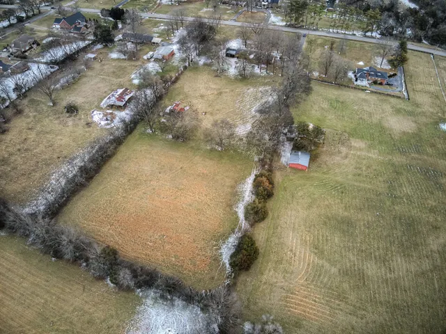 3556 Campbellsville Pike, Columbia, TN 38401