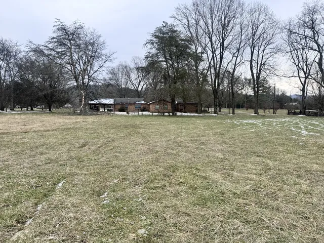 3556 Campbellsville Pike, Columbia, TN 38401