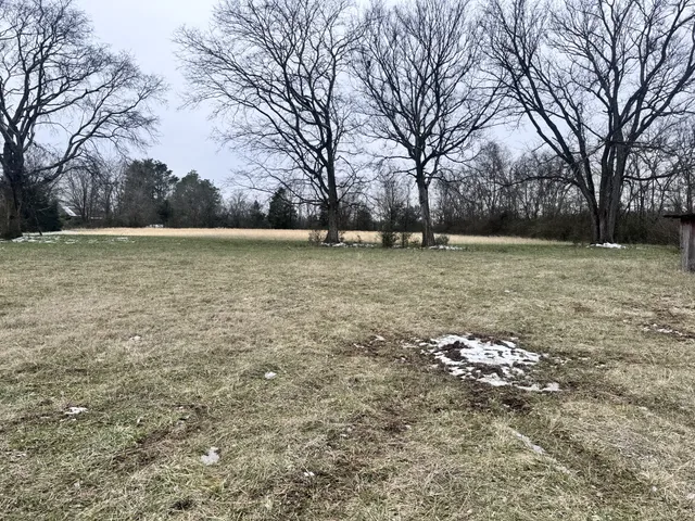 3556 Campbellsville Pike, Columbia, TN 38401