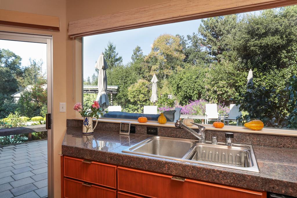 892 Lathrop Drive Stanford, CA 94305 - Photo 10 of 24