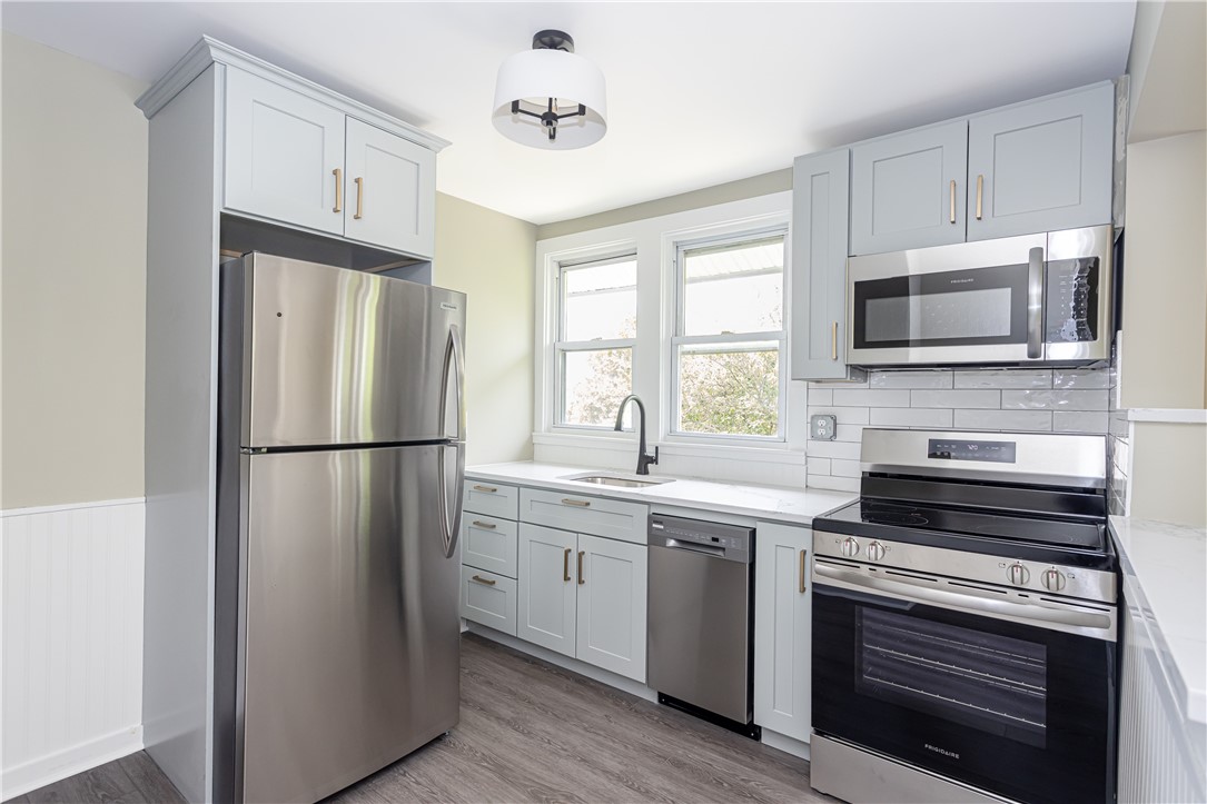 439 Broadway, Unit D Newport, RI 02840 - Photo 13 of 25