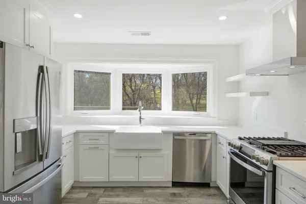 $4,999 | 448 Summers Drive, Alexandria, VA 22301