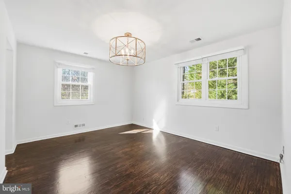 $4,999 | 448 Summers Drive, Alexandria, VA 22301