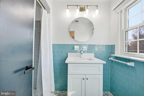 $4,999 | 448 Summers Drive, Alexandria, VA 22301