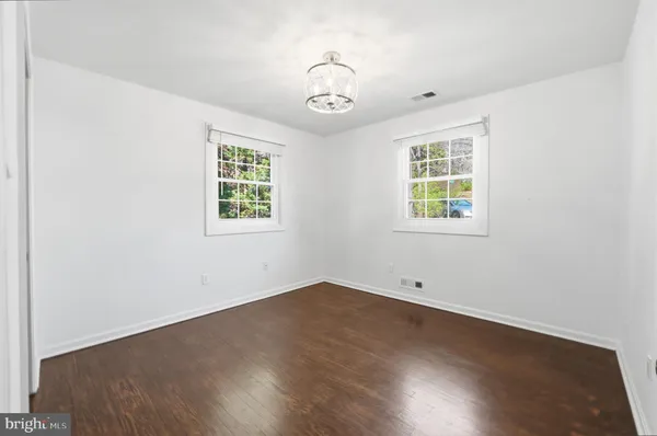 $4,999 | 448 Summers Drive, Alexandria, VA 22301