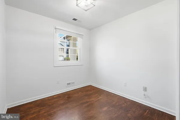 $4,999 | 448 Summers Drive, Alexandria, VA 22301