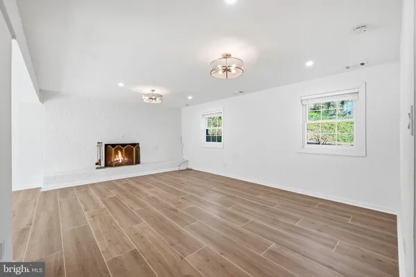 $4,999 | 448 Summers Drive, Alexandria, VA 22301