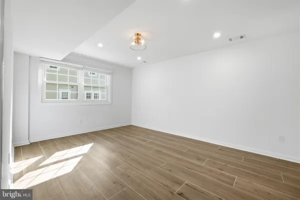 $4,999 | 448 Summers Drive, Alexandria, VA 22301
