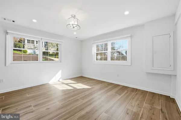 $4,999 | 448 Summers Drive, Alexandria, VA 22301