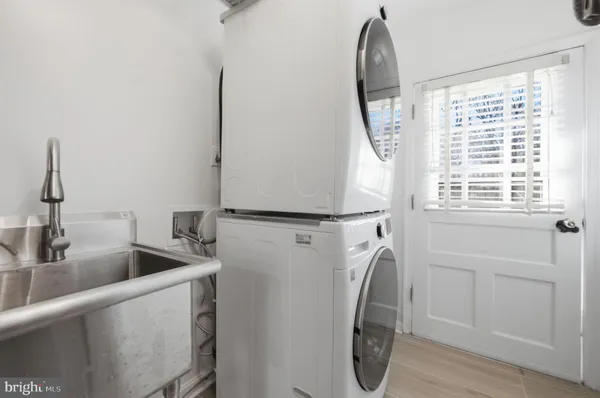 $4,999 | 448 Summers Drive, Alexandria, VA 22301