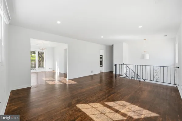 $4,999 | 448 Summers Drive, Alexandria, VA 22301