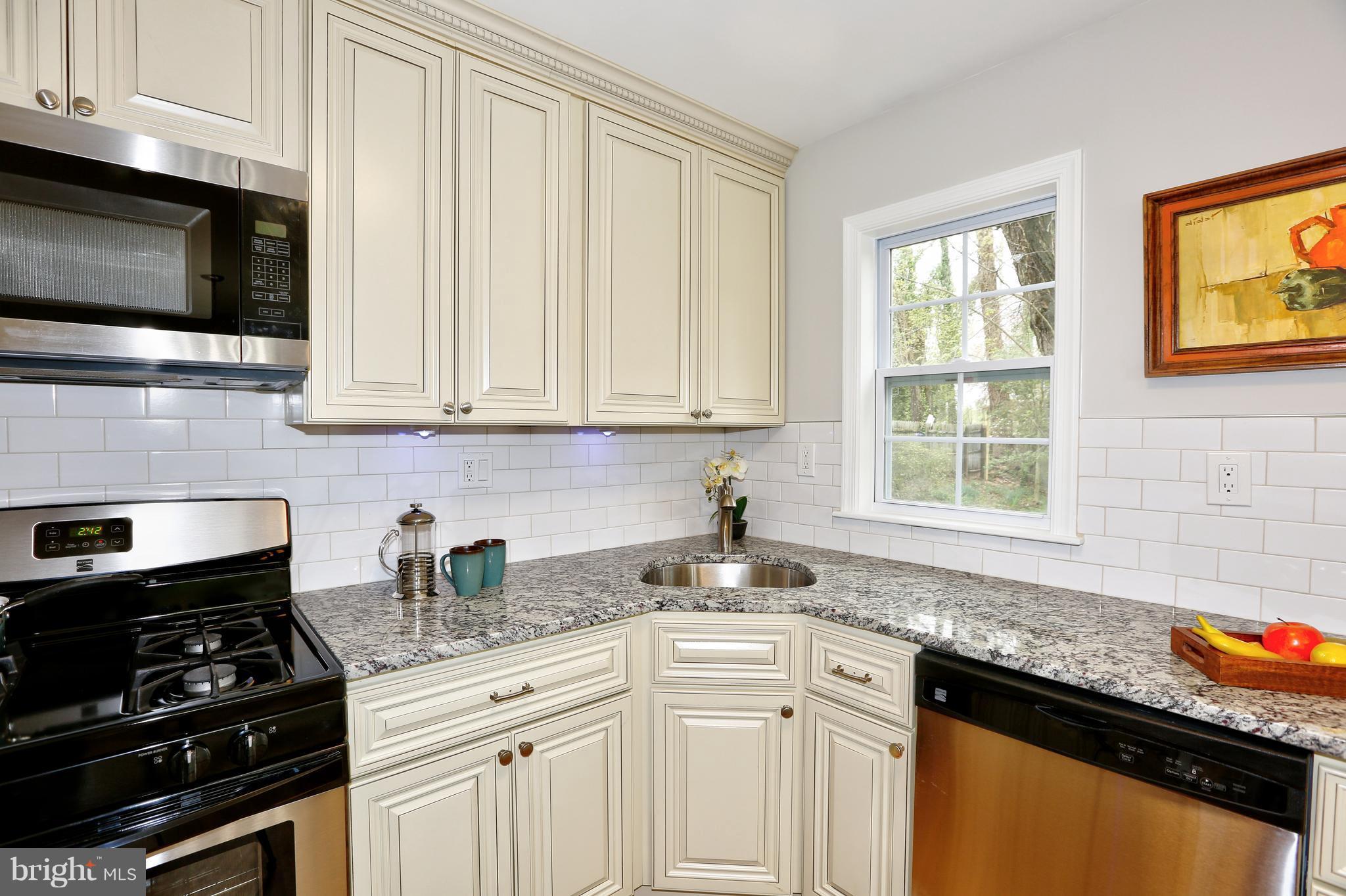 1509 Amherst Road Hyattsville, MD 20783 - Photo 4 of 30 Kitchen