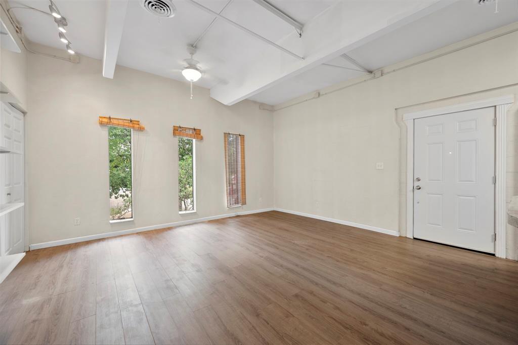 109 Fm 2280, Unit 111F Cleburne, TX 76031 - Photo 4 of 9