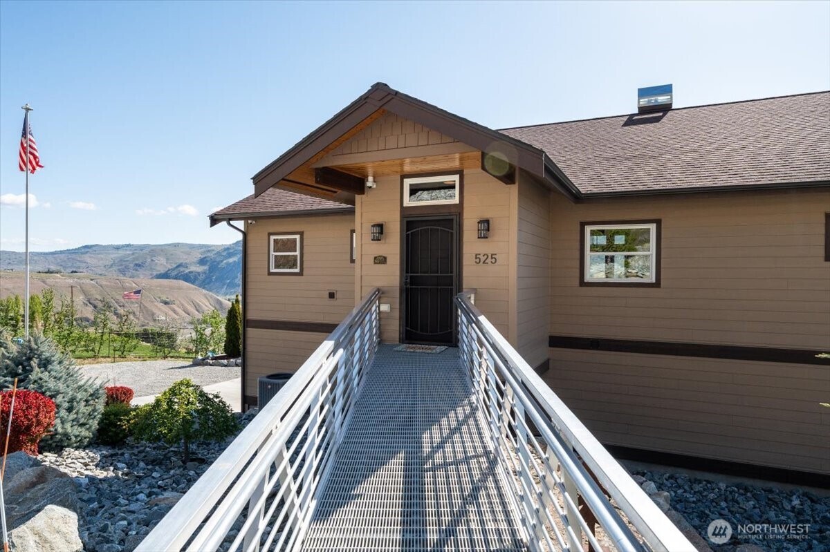 525 Columbia View Road Chelan, WA 98816 - Photo 9 of 40