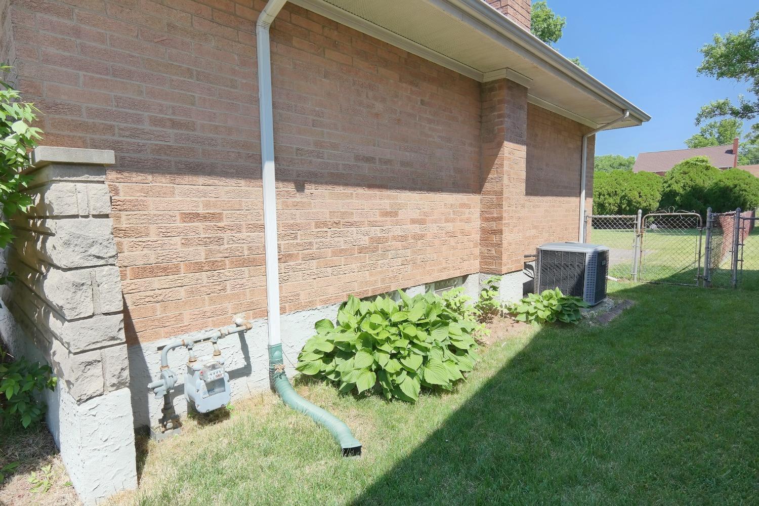 5802 Lawrence Road Cincinnati, OH 45248 - Photo 25 of 29