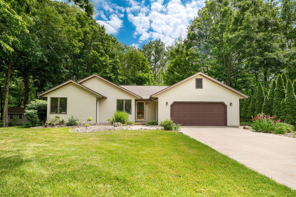 3999 Ravina Terrace St. Joseph, MI 49085 - Photo 1 of 40 a1