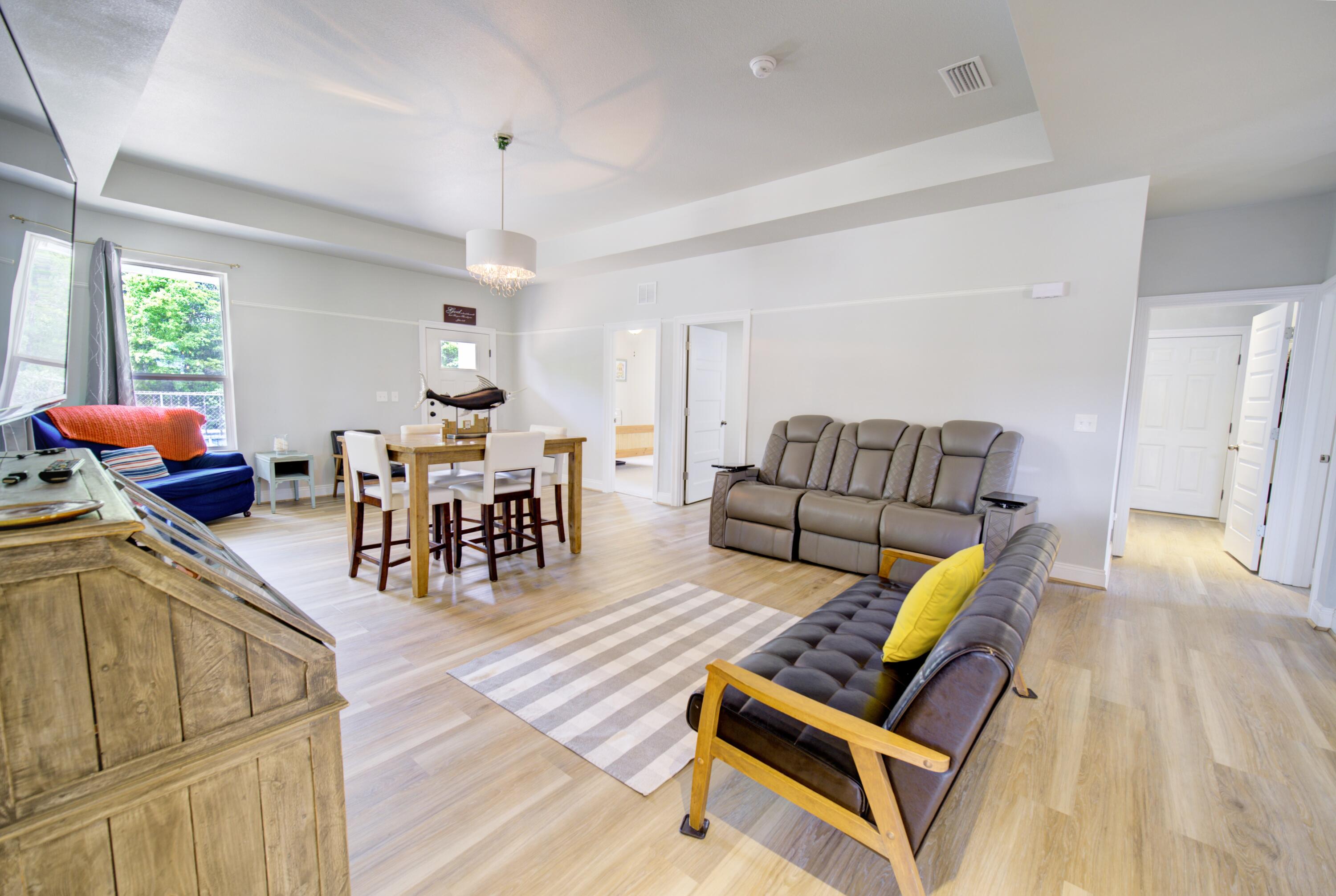 2734 Jewell Road Navarre, FL 32566 - Photo 13 of 32 Living Room