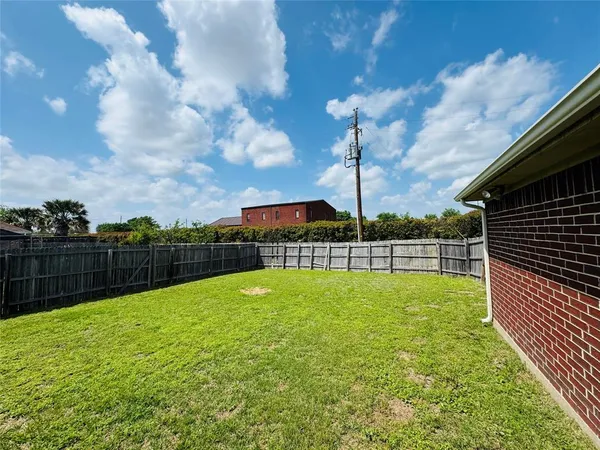 $1,995 | 1217 Buckeye Drive, Mesquite, TX 75181