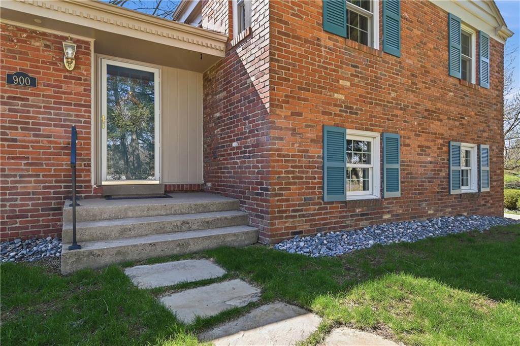 900 Old Hickory Road Pittsburgh, PA 15243 - Photo 2 of 45