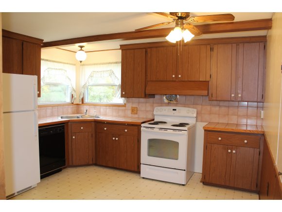 309 Anderson Road Vestal, NY 13850 - Photo 3 of 24 Gallery Image 3