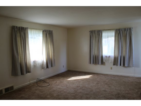 309 Anderson Road Vestal, NY 13850 - Photo 6 of 24 Gallery Image 6