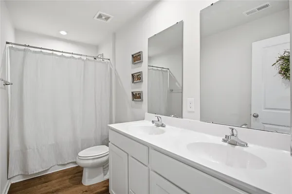 $424,900 | 294 Utica Bnd Court, Seneca, SC 29678