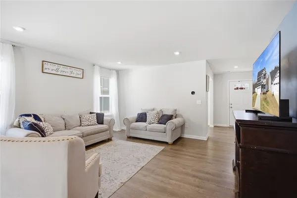 $424,900 | 294 Utica Bnd Court, Seneca, SC 29678