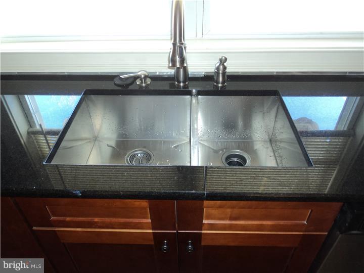12118 Aster Road Philadelphia, PA 19154 - Photo 3 of 19