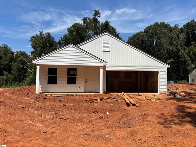 $229,900 | 176 Perry Dean Road, Laurens, SC 29360